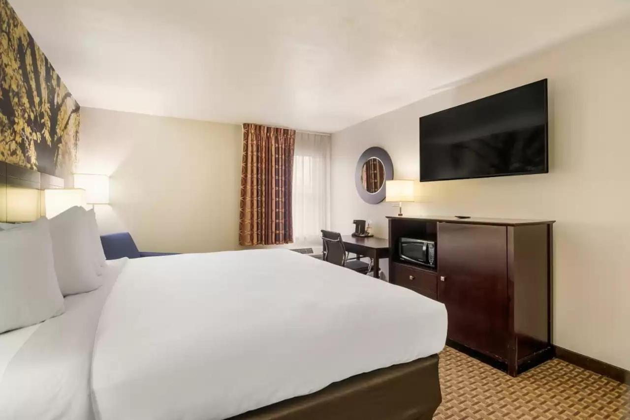 Clarion Pointe Hotel อาบิงดอน ภายนอก รูปภาพ